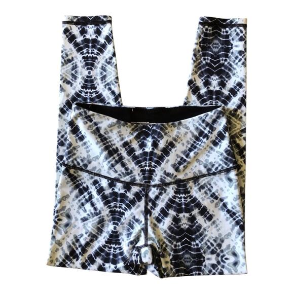 Victoria's Secret Sport Women’s Knockout Leggings  Black Blue White Tie-Dye SM - Picture 5 of 11